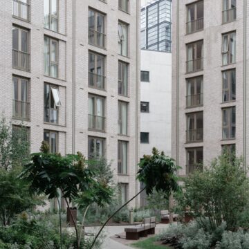 New Fountainbridge, Edinburgh, Union Canal Courtyard accessible path