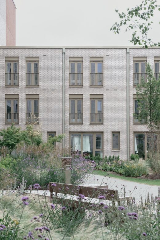 New Fountainbridge, Edinburgh, Union Canal Courtyard Landscaping